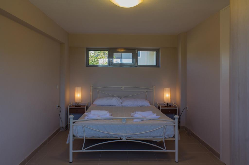 スカラ・エレソス Perivoli House Bヴィラ エクステリア 写真